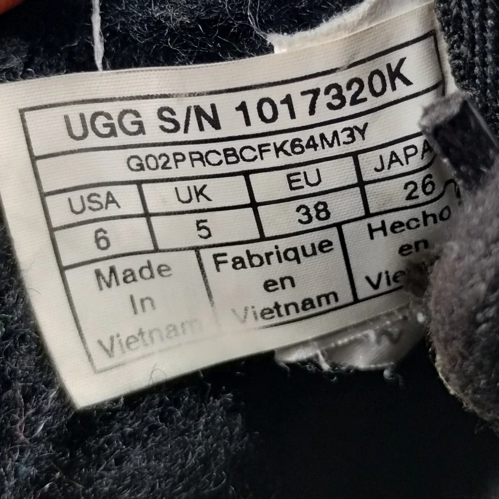UGG Neumel Black Suede Lace Up Chukka Boots Kids Size 6 Ankle Casual Australia